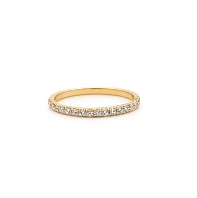 Diamond Gold  Ring 18 KT  GW-1.43 G   NW-1.34 G   CVD-0.43 CTS  VVS