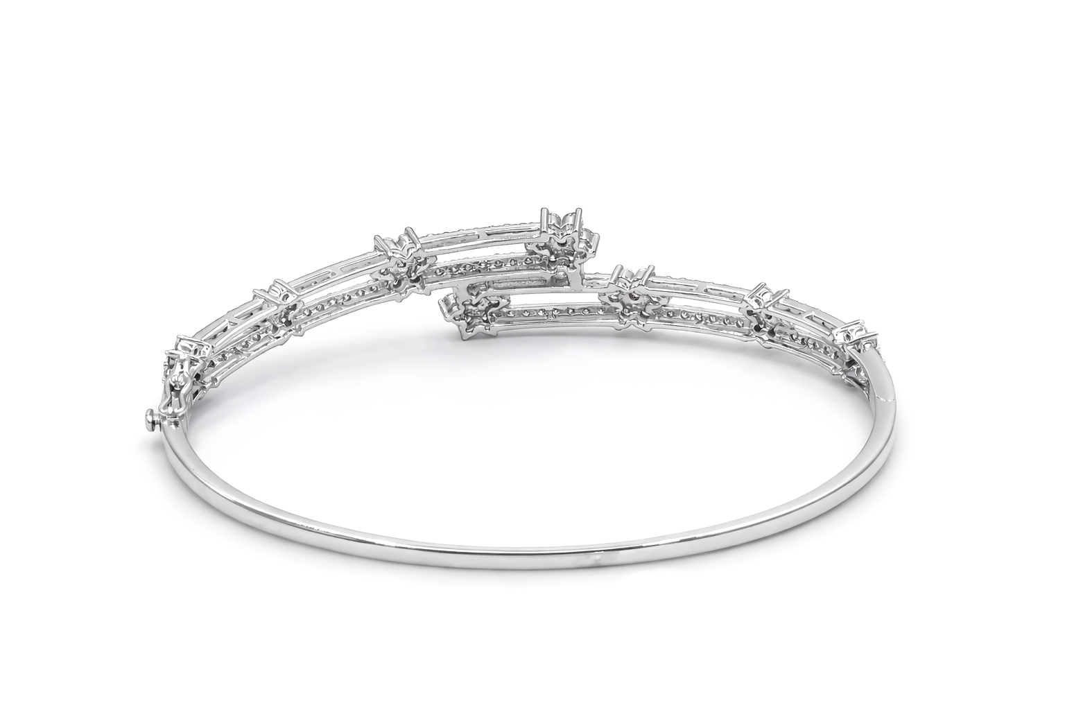 Diamond Bangles 18 KT  GW-11.75 G   NW-11.31 G   CVD-2.19 CTS  VVS