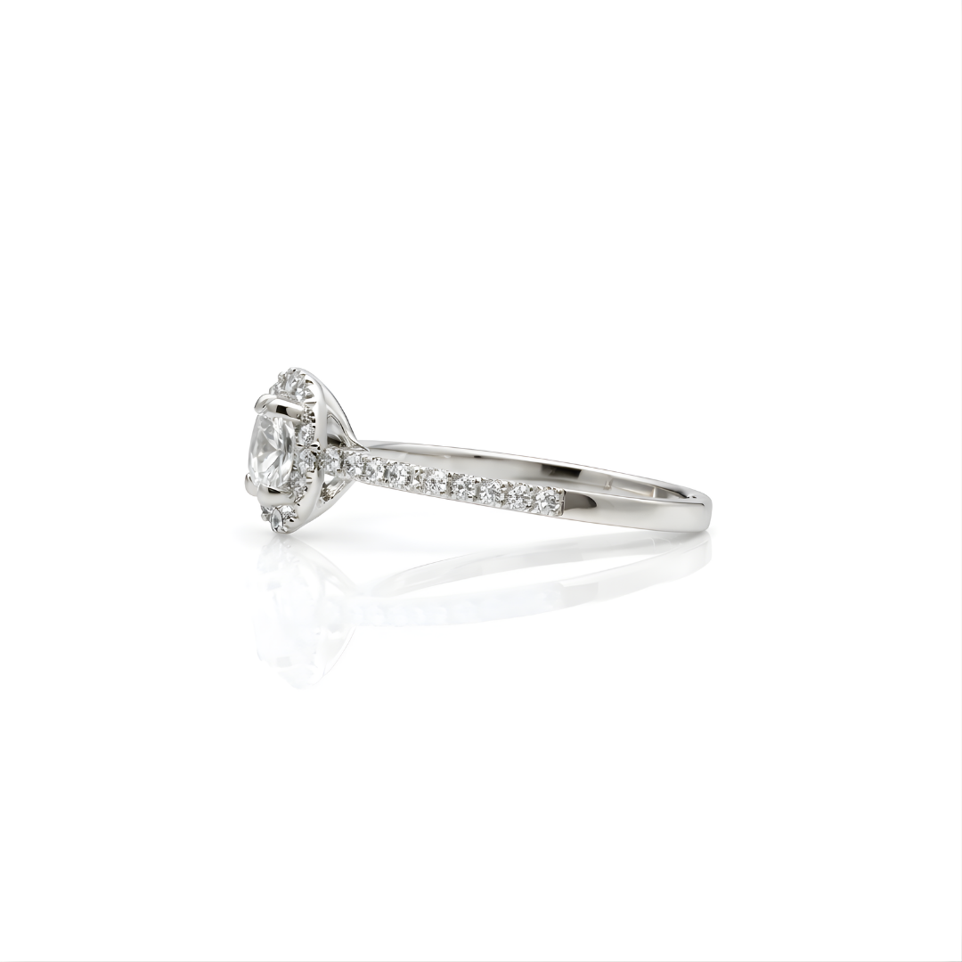 Diamond Ring  18 KT    GW-3.03 G   NW-2.75 G   CVD-0.42/0.95 CTS  VVS
