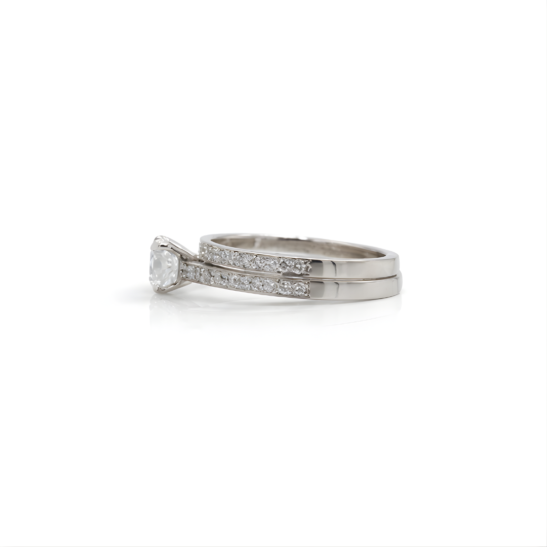Diamond Ring 18 KT   GW-3.61 G   NW-3.32 G   CVD-0.54/0.91 CTS  VVS