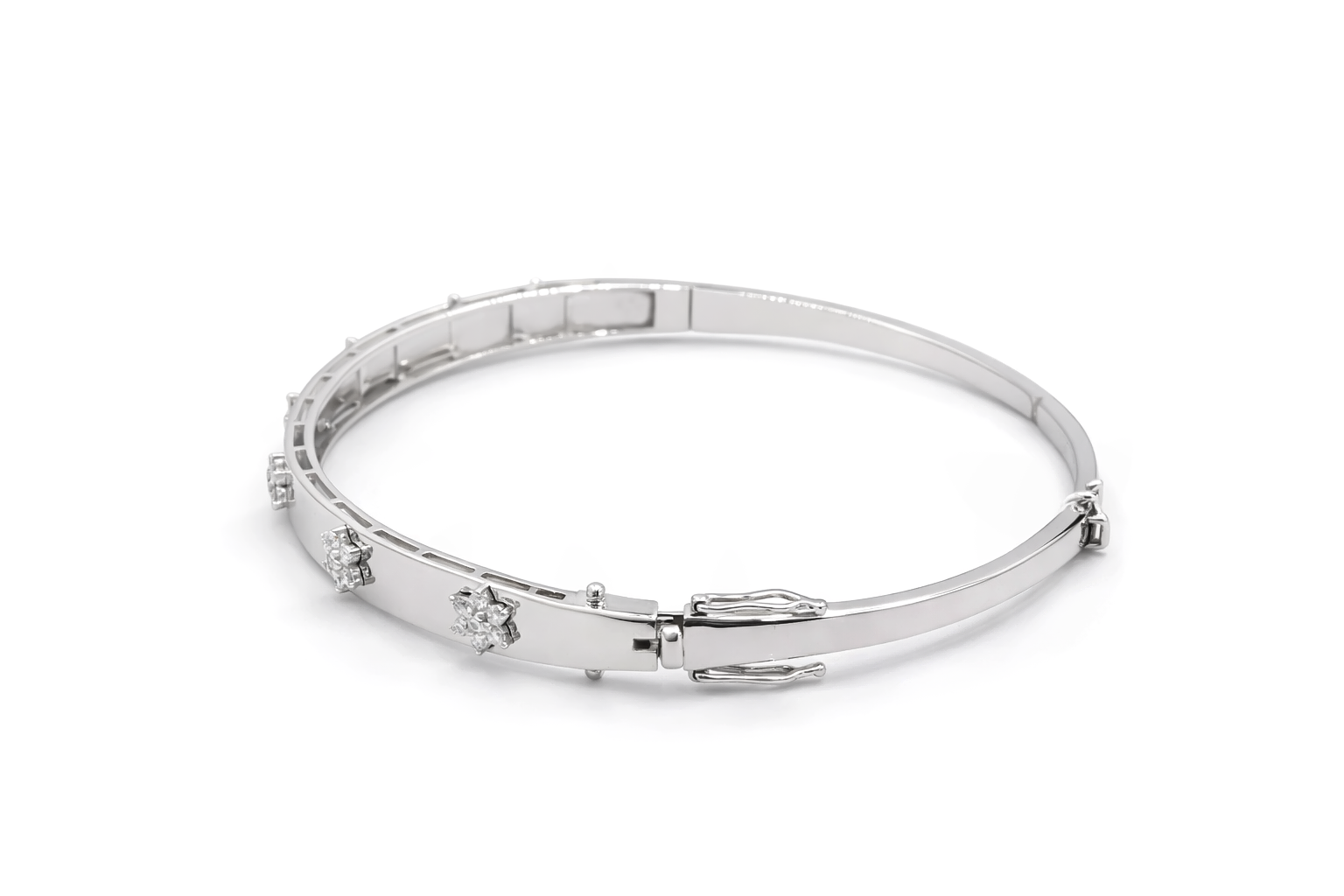 Diamond Bangles 18 KT    GW-12.74 G   NW-12.32 G   CVD-2.11 CTS  VVS