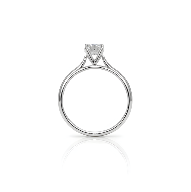 Silver Ring 18 KT  GW-2.25 G   NW-2.08 G   CVD-0.86 CTS  VVS