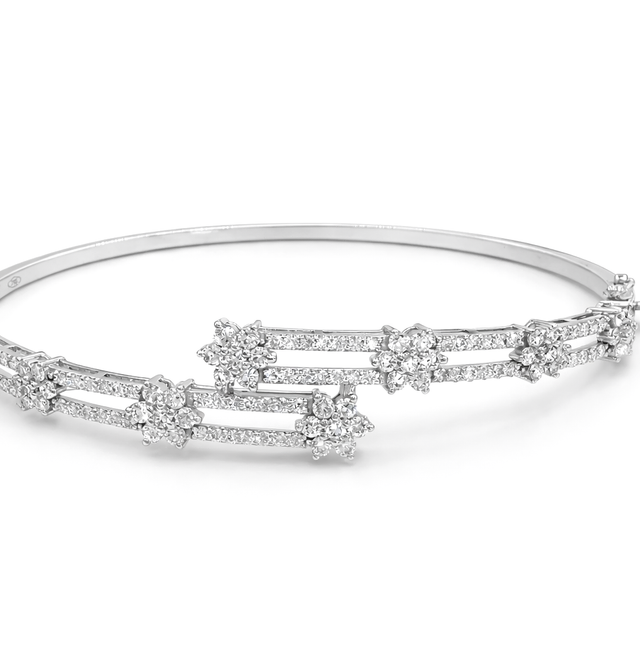 Diamond Bangles 18 KT  GW-11.75 G   NW-11.31 G   CVD-2.19 CTS  VVS