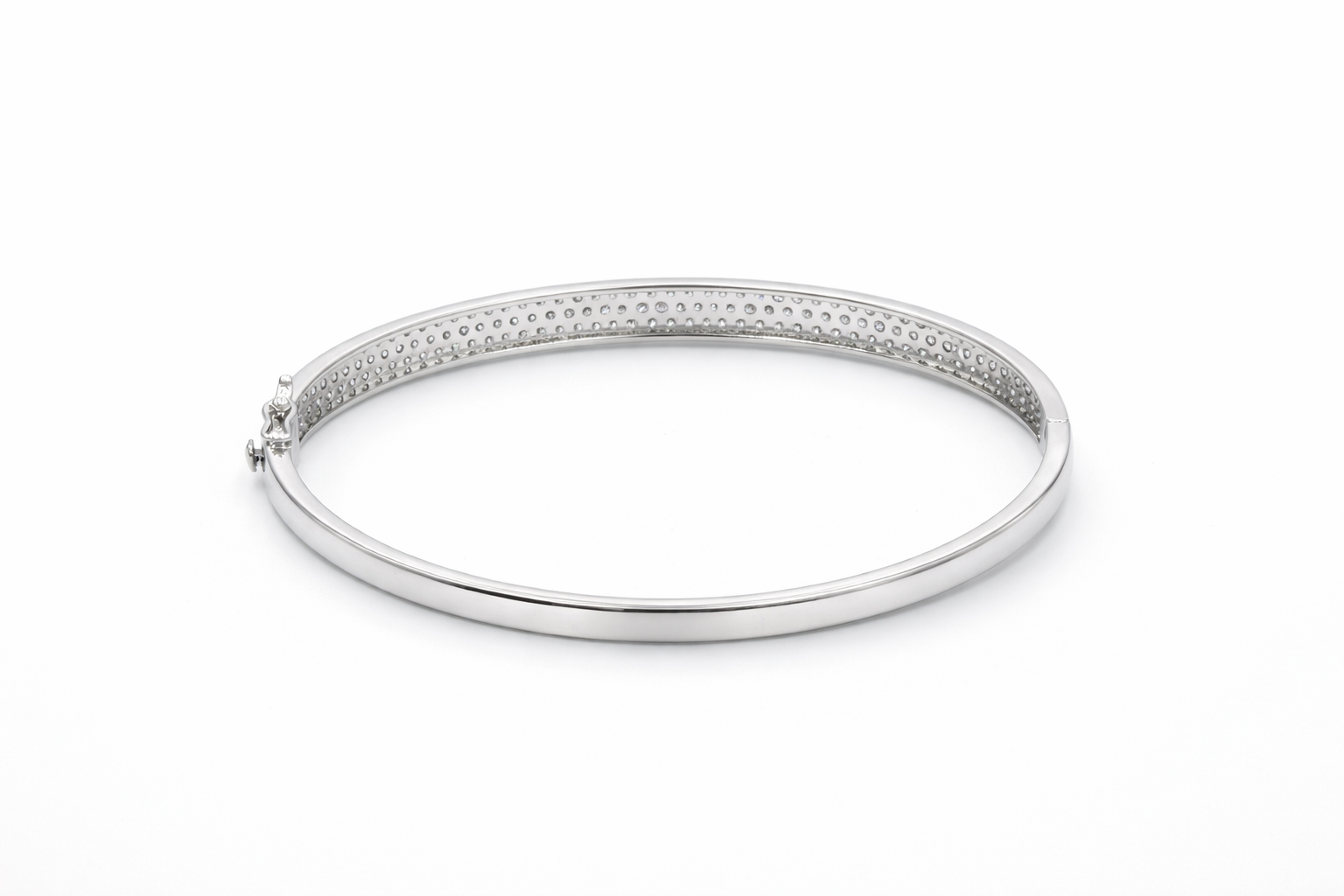 Diamond Bangles 18 KT   GW-11.83 G   NW-11.52 G   CVD-1.59 CTS  VVS