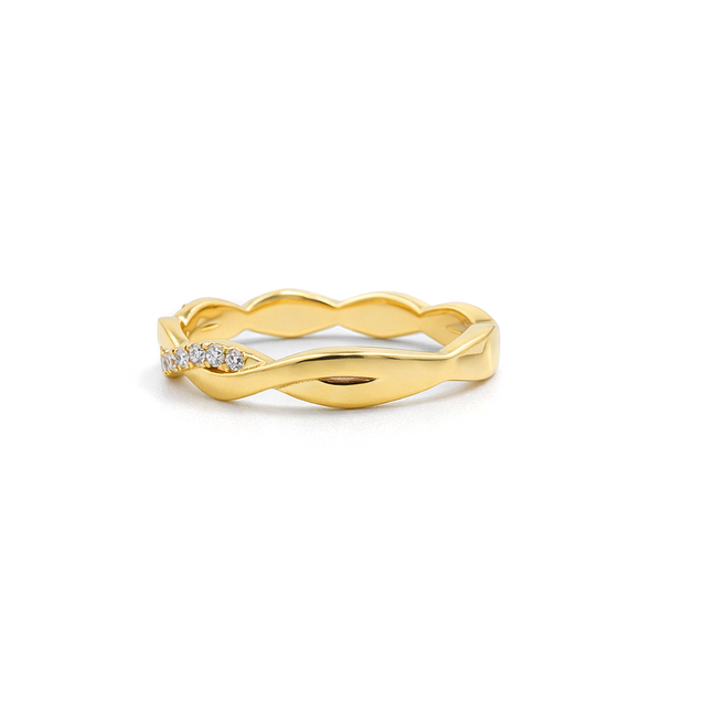 Golden Ring 18 KT  GW-3.38 G   NW-3.34 G   CVD-0.19 CTS    VVS