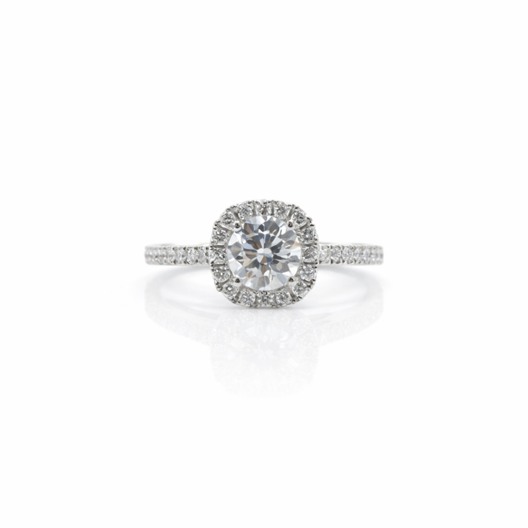 Diamond Ring  18 KT    GW-3.03 G   NW-2.75 G   CVD-0.42/0.95 CTS  VVS