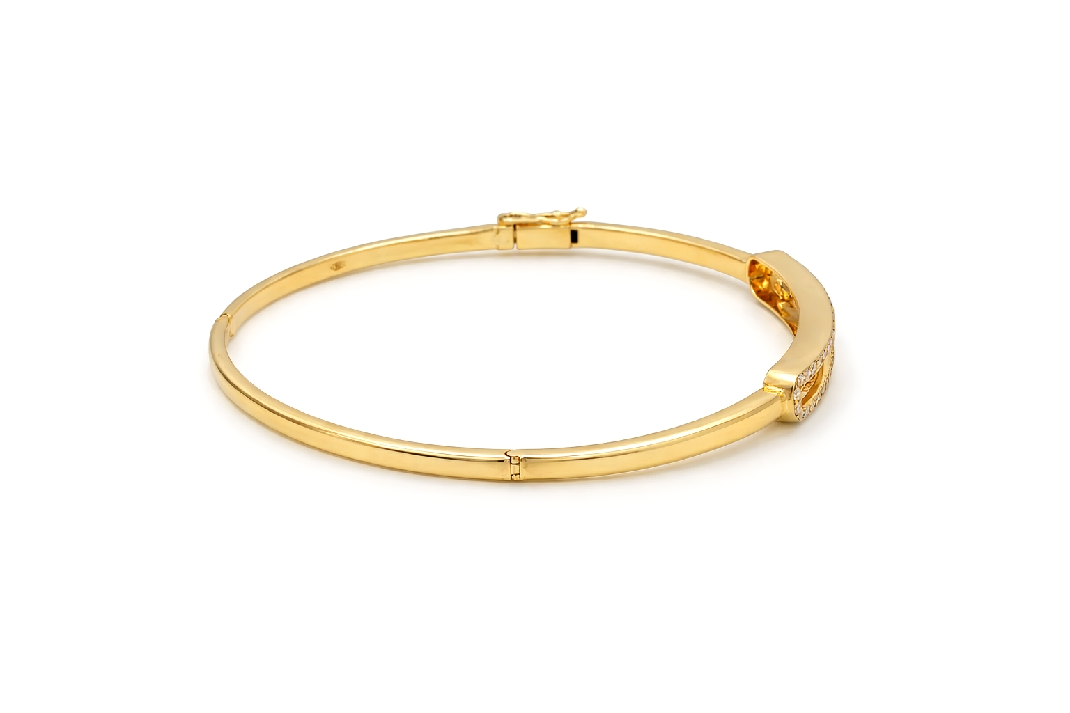 Diamond Bangles 18 KT  GW-11.37 G   NW-11.27 G   CVD-0.49 CTS   VVS
