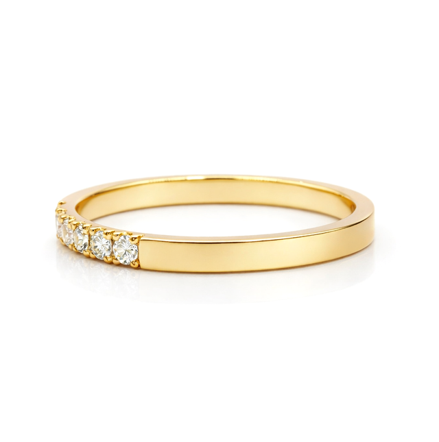 Diamond Gold Ring 18 KT  GW-2.31 G   NW-2.28 G   CVD-0.17 CTS  VVS
