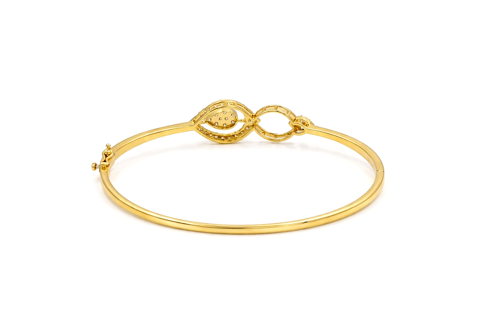 Diamond Bangles 18 KT  GW-11.31 G   NW-11.15 G   CVD-0.81 CTS  VVS