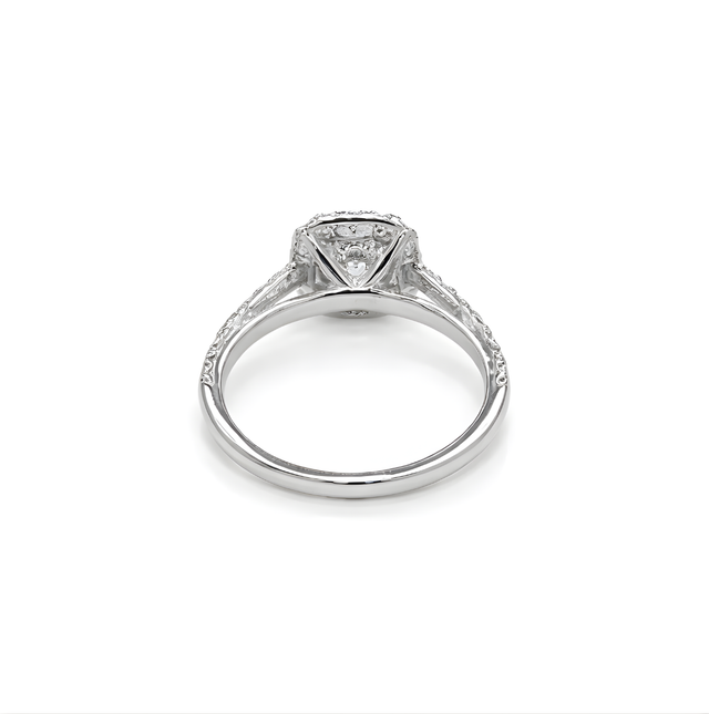 Diamond Ring  18 KT    GW-3.03 G   NW-2.75 G   CVD-0.42/0.95 CTS  VVS