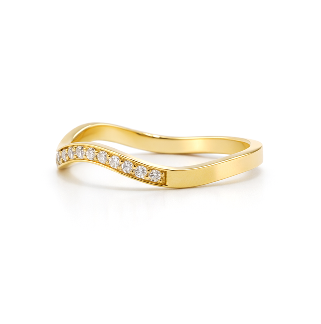 Diamond Gold Ring 18 KT  GW-2.15 G   NW-2.1 G   CVD-0.25 CTS  VVS