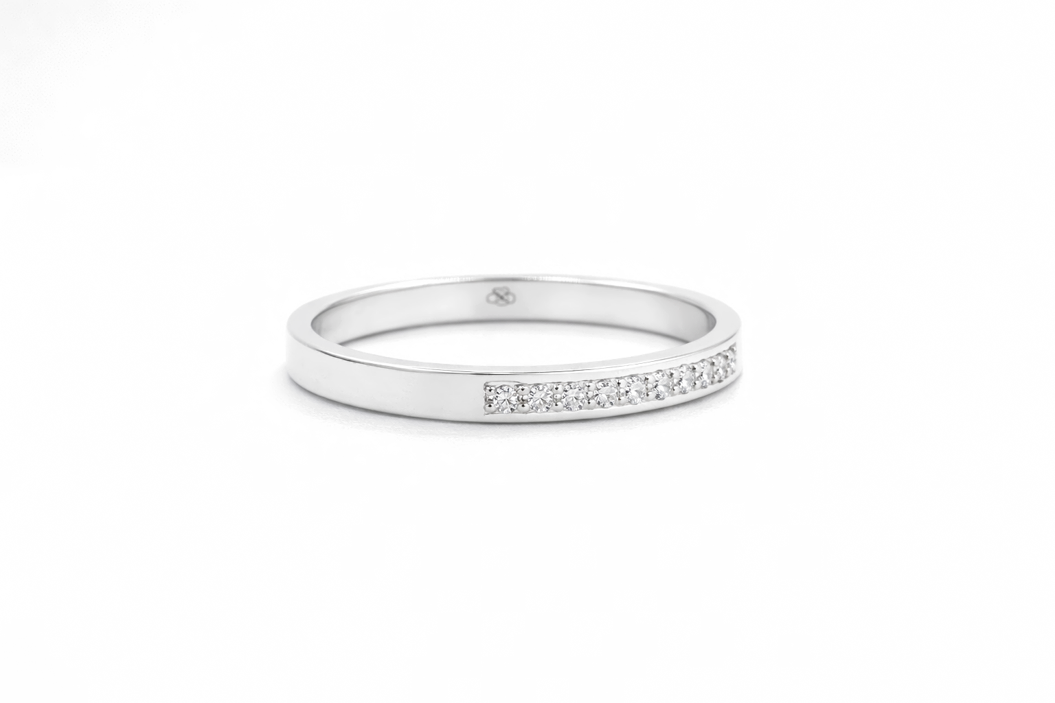 Diamond Ring 18 KT  GW-2.55 G   NW-2.52 G   CVD-0.16 CTS  VVS