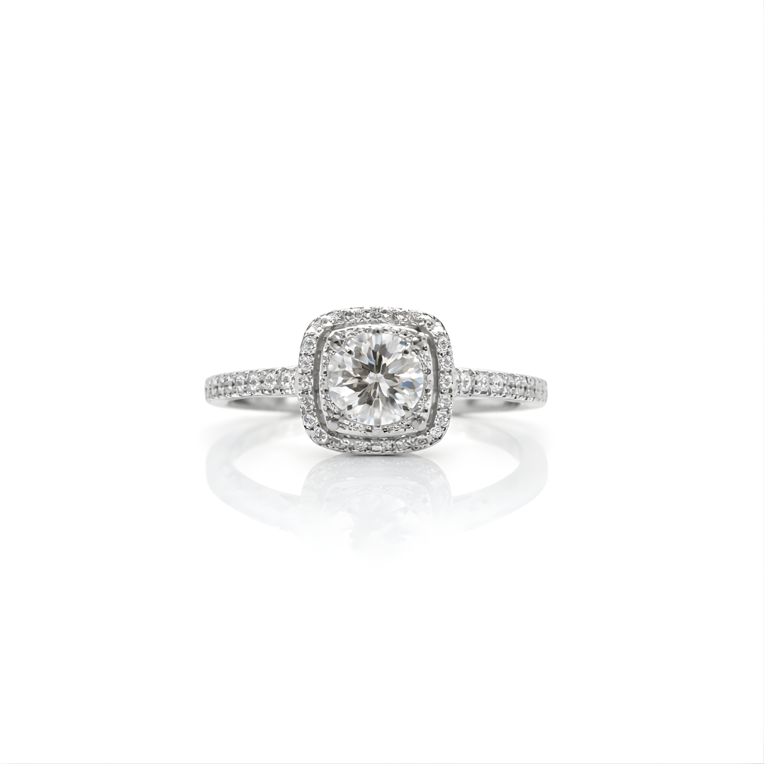 Diamond Ring 18 KT  GW-3.27 G   NW-3.03 G   CVD-0.46/0.72 CTS   VVS