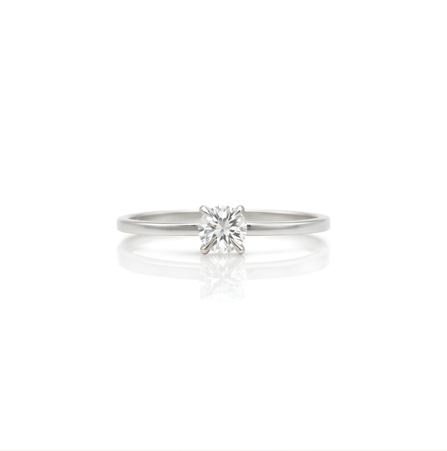 Silver Ring 18 KT  GW-2.25 G   NW-2.08 G   CVD-0.86 CTS  VVS