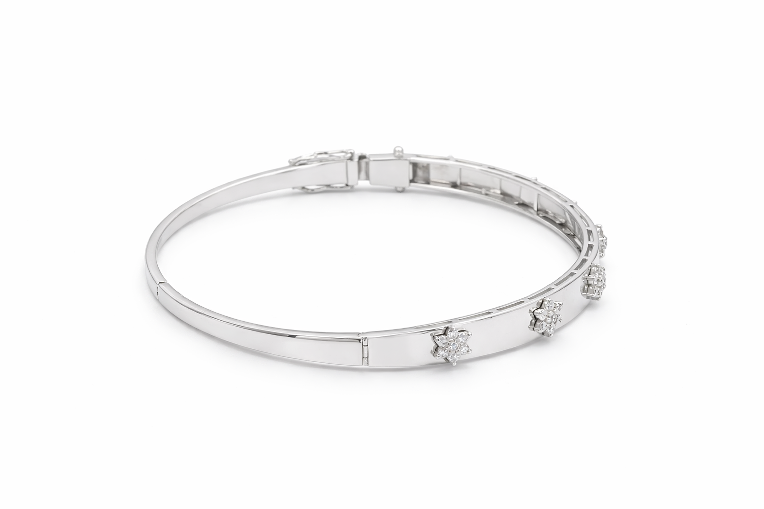 Diamond Bangles 18 KT    GW-12.74 G   NW-12.32 G   CVD-2.11 CTS  VVS