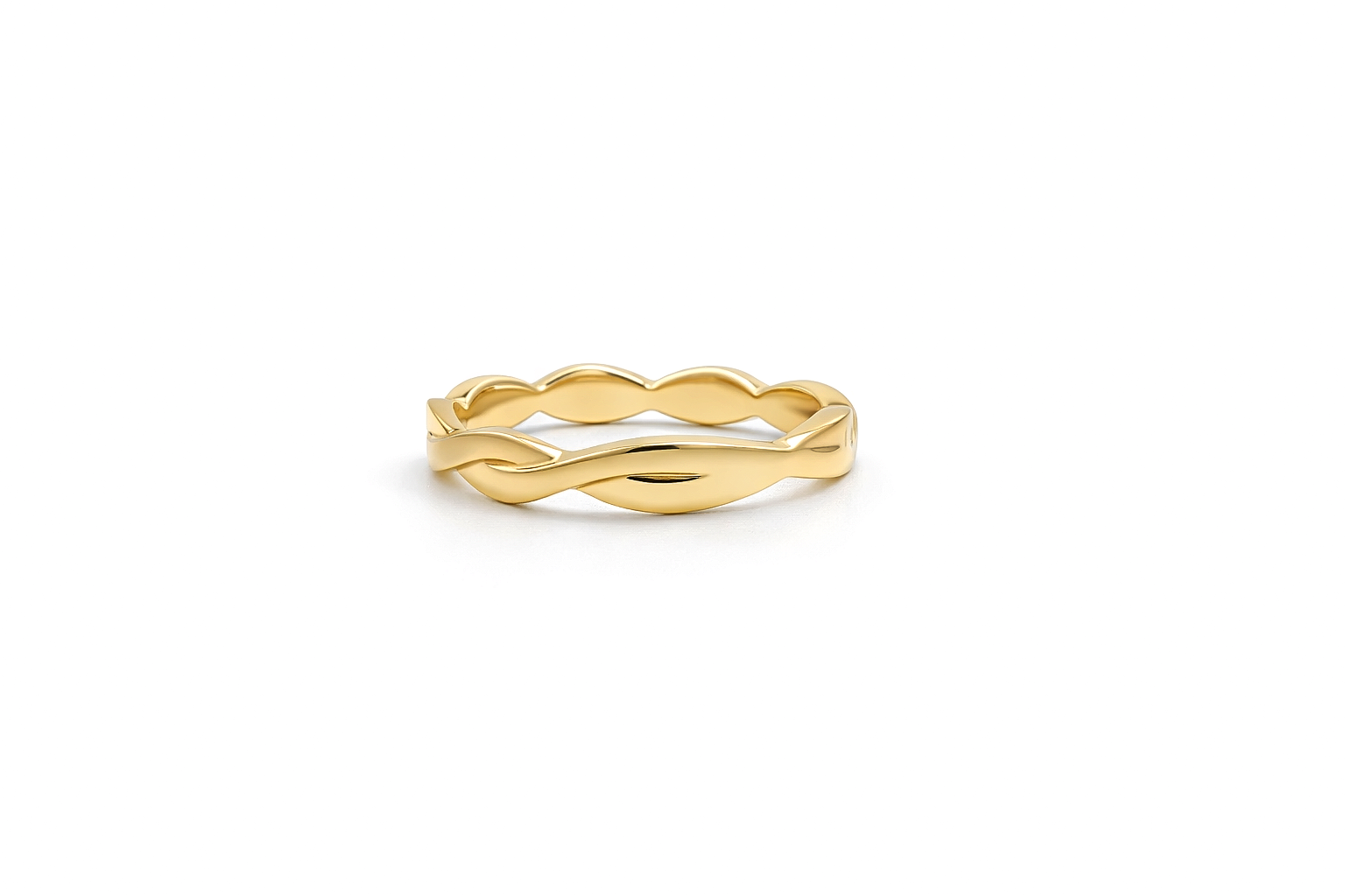 Diamond Gold Ring 18 KT  GW-3.38 G   NW-3.34 G   CVD-0.19 CTS    VVS