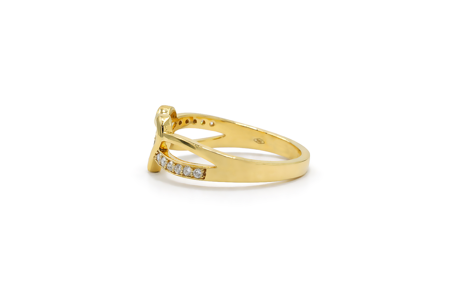 Diamond Gold Ring  18 KT  GW-4.43 G   NW-4.4 G   CVD-0.17 CTS  VVS