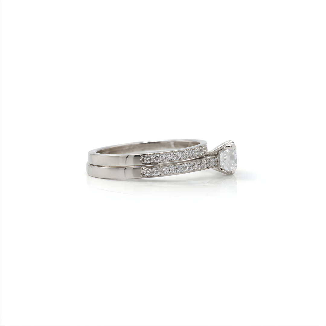 Diamond Ring 18 KT   GW-3.61 G   NW-3.32 G   CVD-0.54/0.91 CTS  VVS