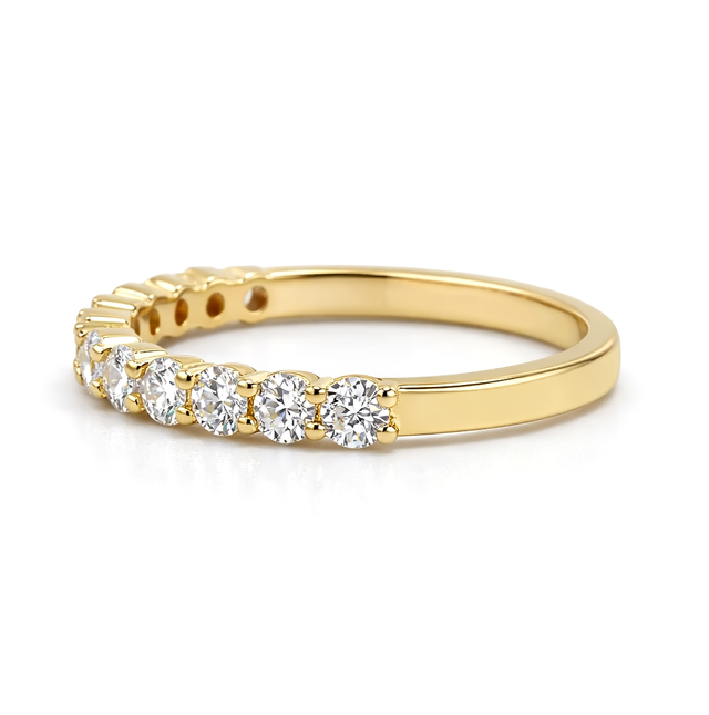 Diamond Gold Ring 18 KT  GW-2.66 G   NW-2.51 G   CVD-0.73 CTS  VVS