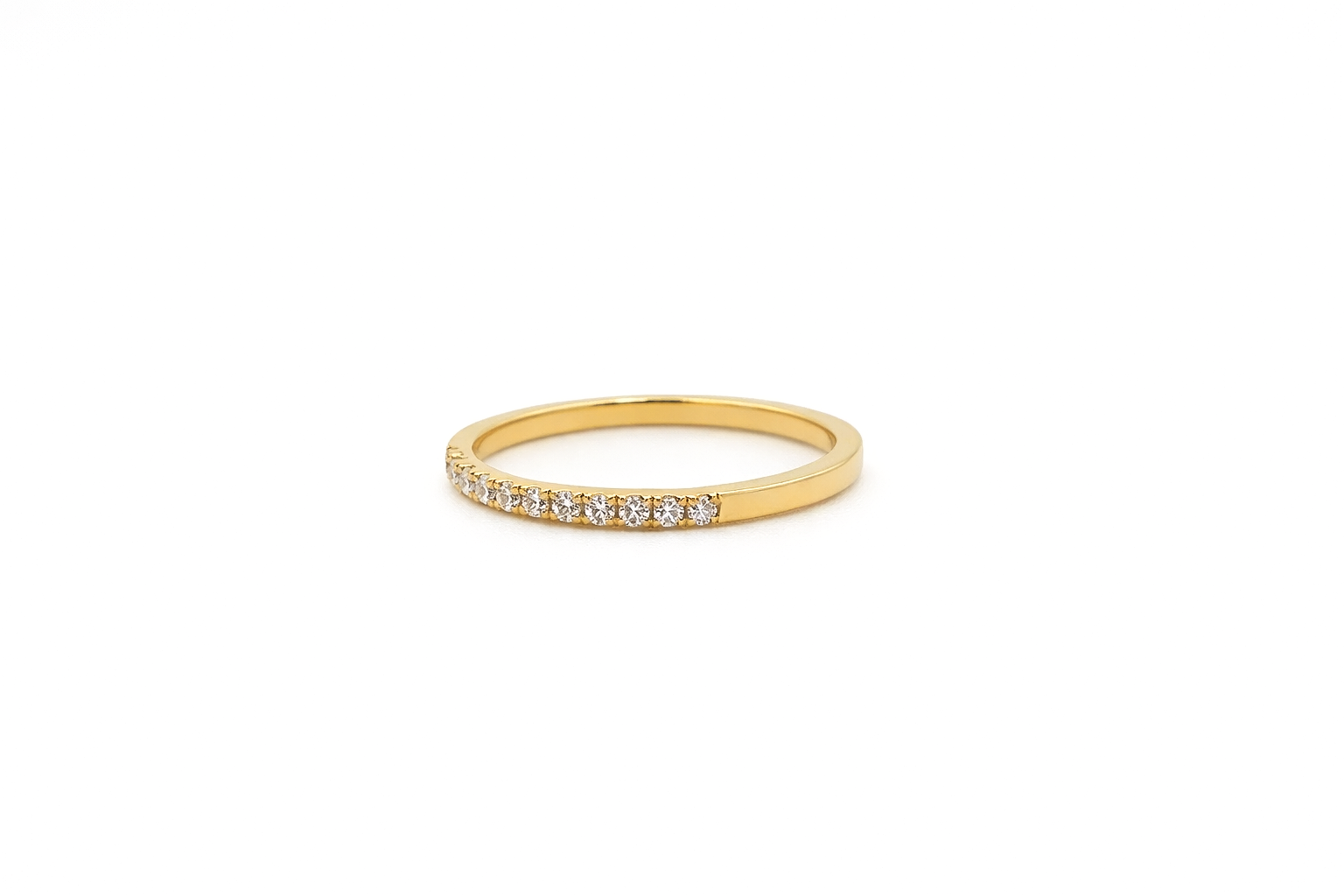 Diamond Gold  Ring 18 KT  GW-1.43 G   NW-1.34 G   CVD-0.43 CTS  VVS