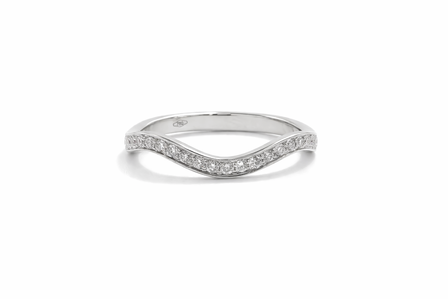 Diamond Ring 18 KT  GW-2.03 G   NW-1.98 G  CVD-0.25 CTS  VVS