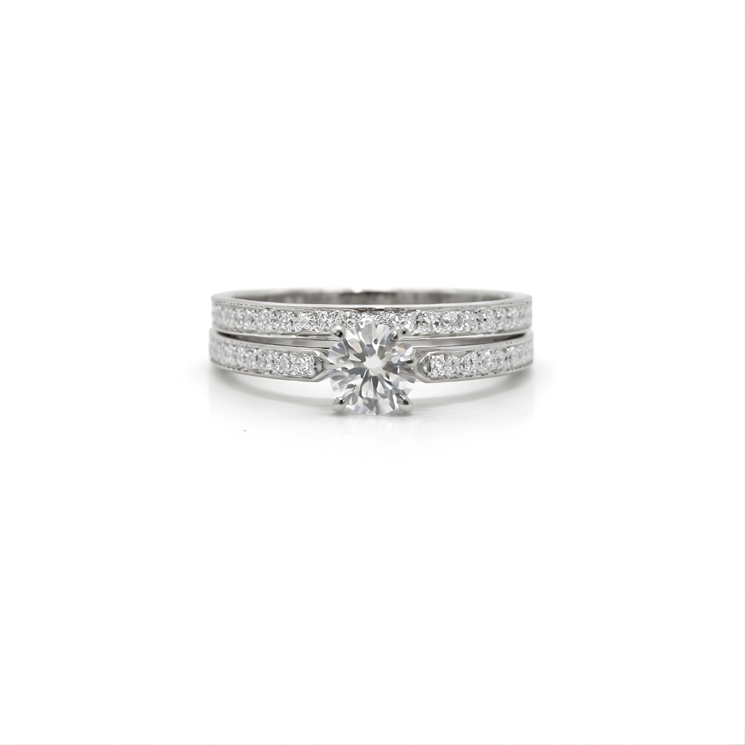 Silver Ring 18 KT  GW- 4 G   NW-3.81 G   CVD-0.36/0.57 CTS  VVS