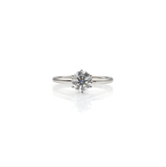 Diamond Ring 18 KT   GW-2.81 G   NW-2.39 G   CVD-2.1 CTS  VVS