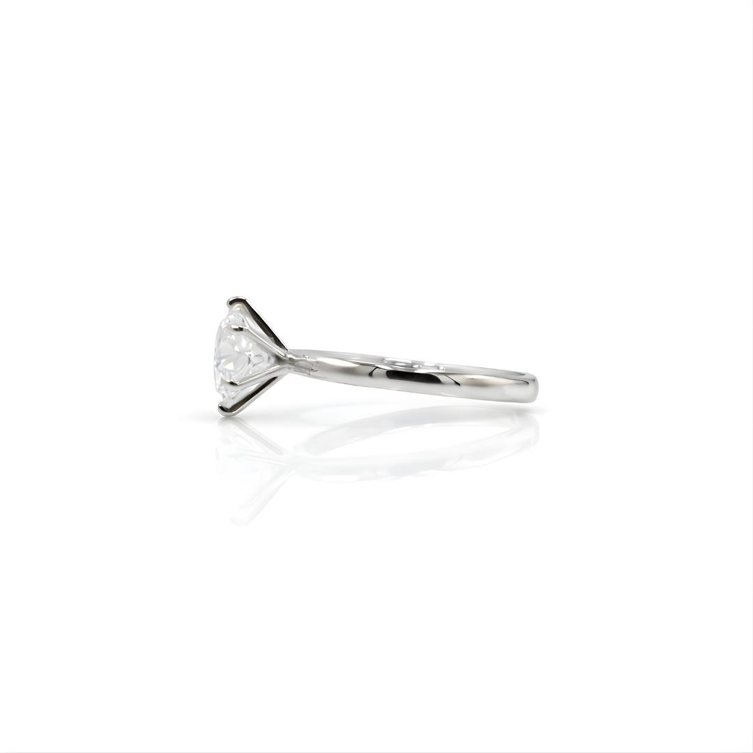 Diamond Ring 18 KT   GW-2.81 G   NW-2.39 G   CVD-2.1 CTS  VVS