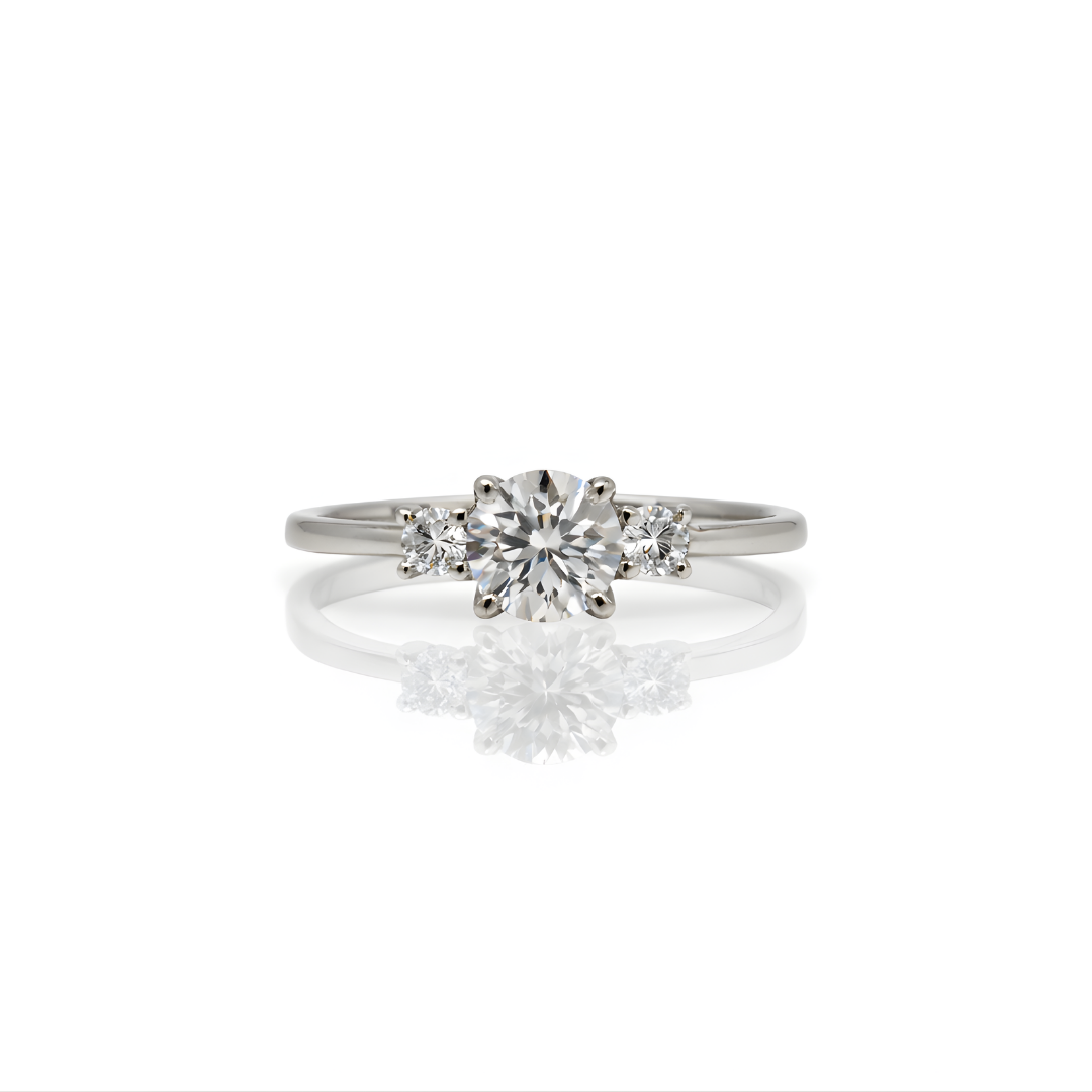 Diamond Ring 18 KT  GW-2.27 G   NW-2.09 G   CVD-0.91 CTS  VVS