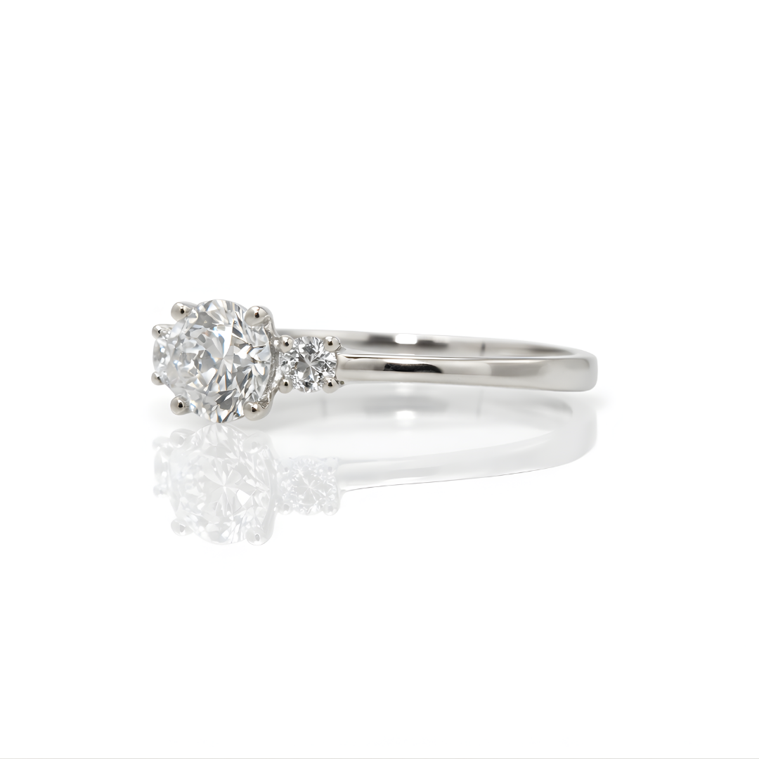Diamond Ring 18 KT  GW-2.27 G   NW-2.09 G   CVD-0.91 CTS  VVS