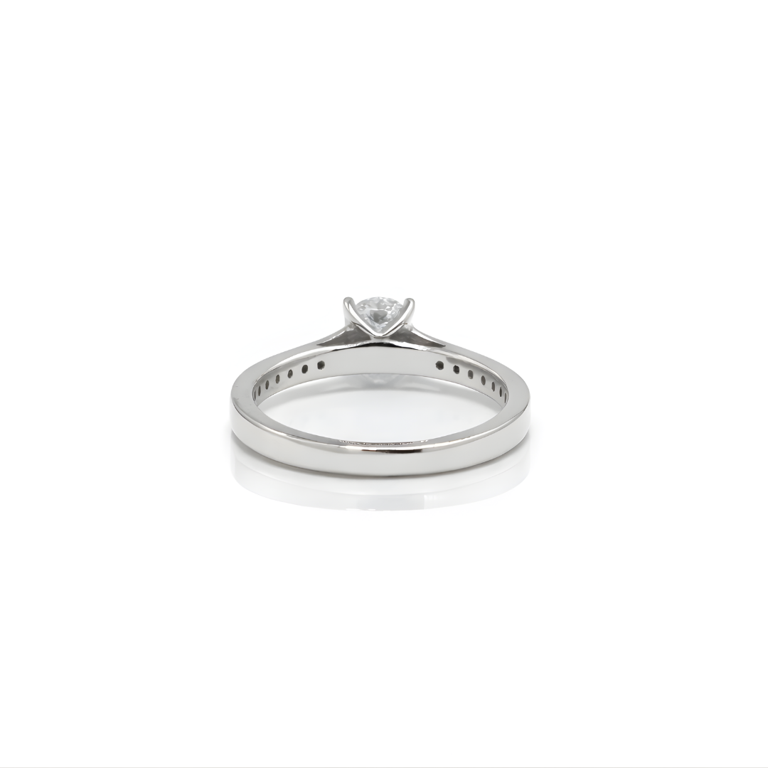 Diamond Ring  18 KT  GW-3.46 G   NW-3.27 G   CVD-0.23/0.7 CTS  VVS